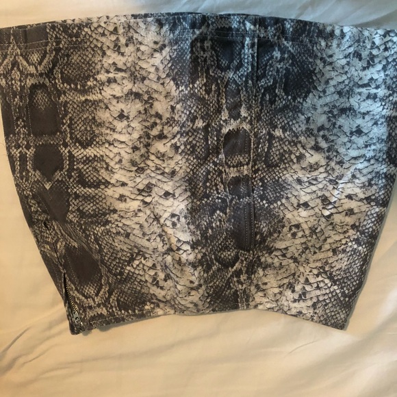 Urban Outfitters snake skin skirt - Picture 4 of 5
